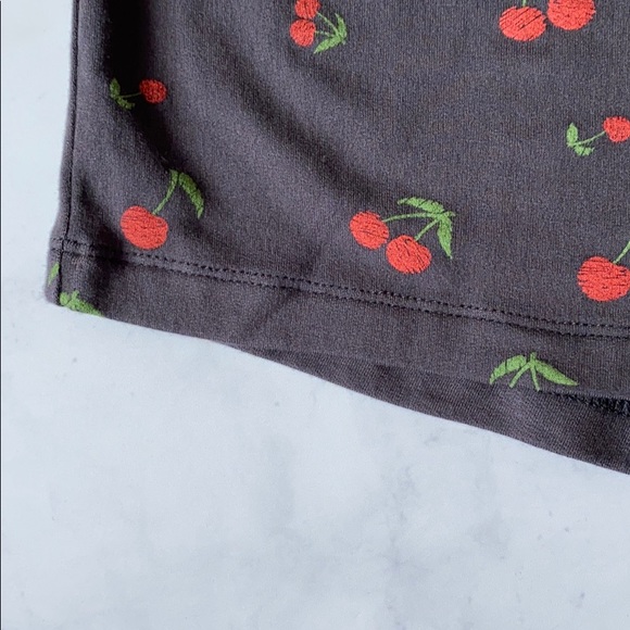 cherry Short - Picture 4 of 5